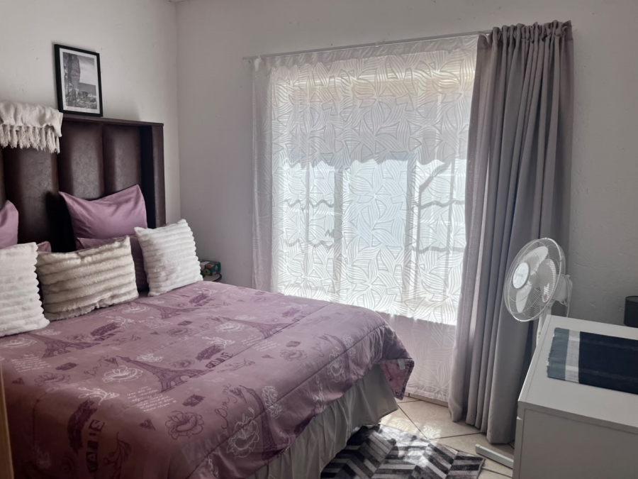 2 Bedroom Property for Sale in Waterval East North West